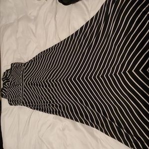 Just Taylor Maxi Dress Size 2, fits a size 4 as well.